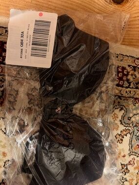 32A Victoria’s Secret wireless bra